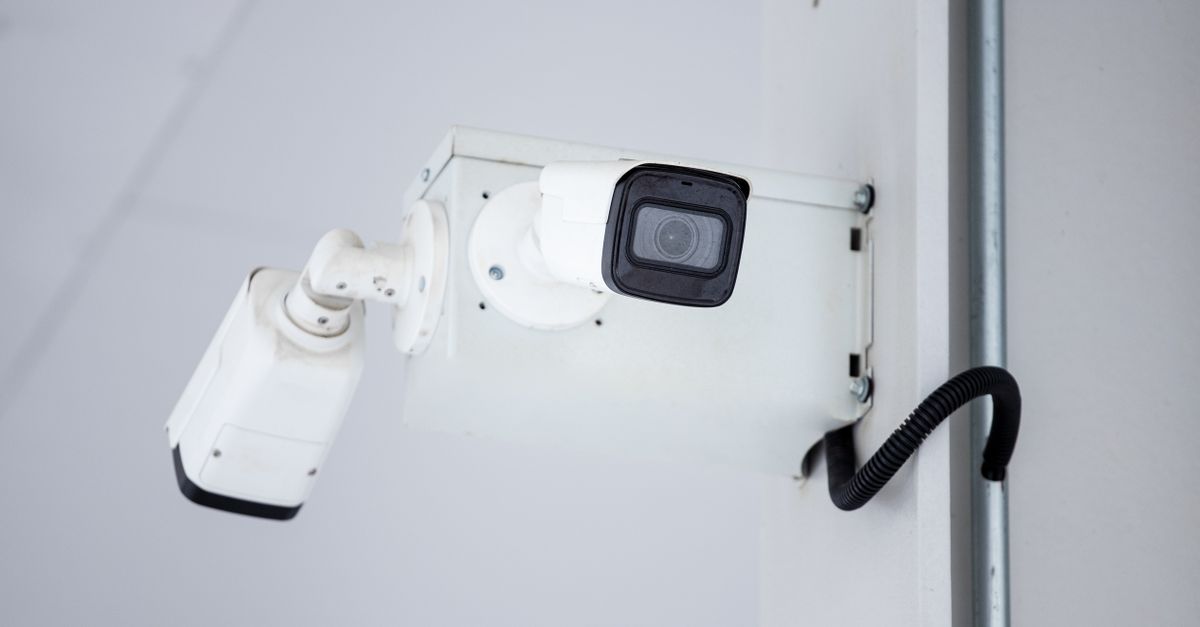 does people counter use a camera or ai to detect people