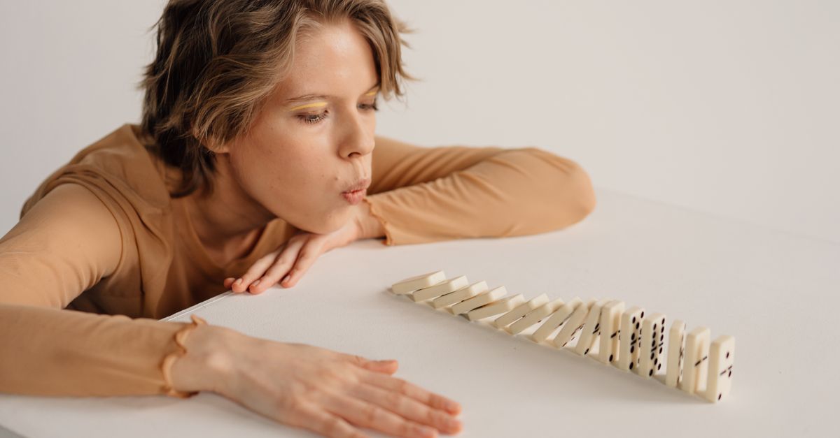 domino toppling game