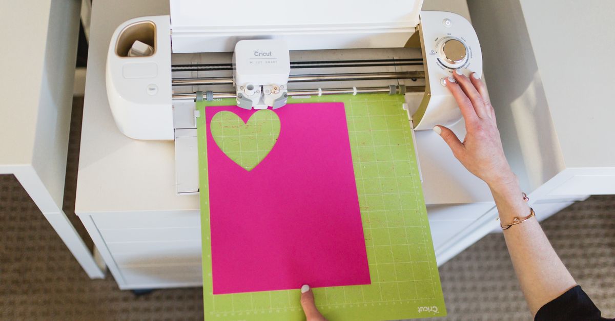 how to get color images on cricut