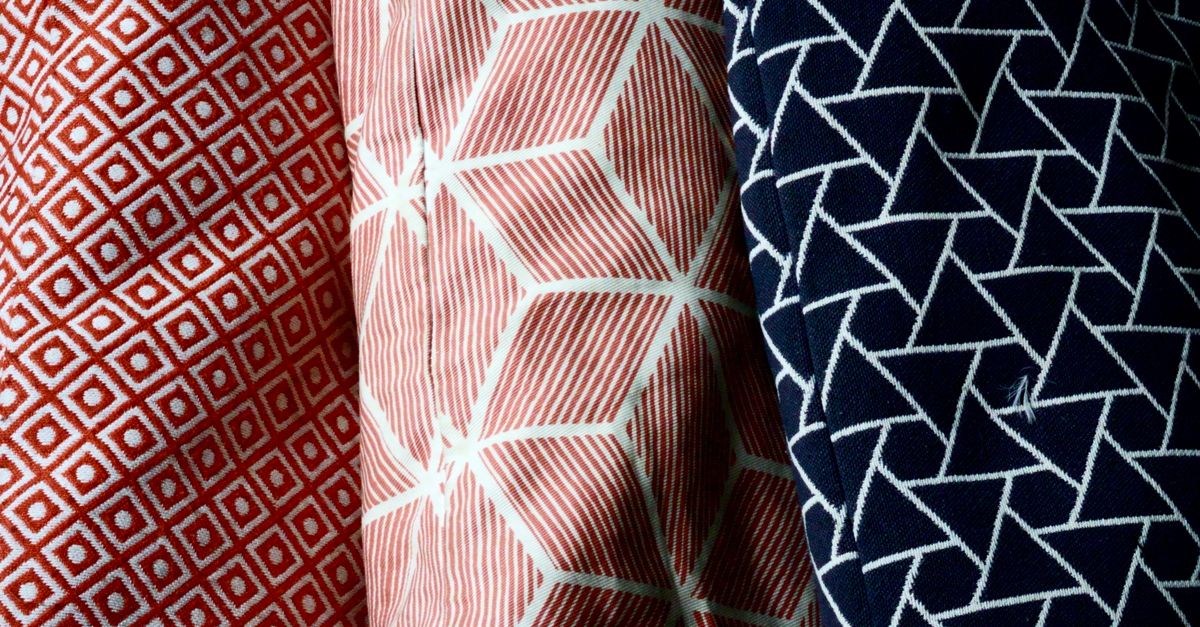 how to calculate curtain fabric with pattern repeat
