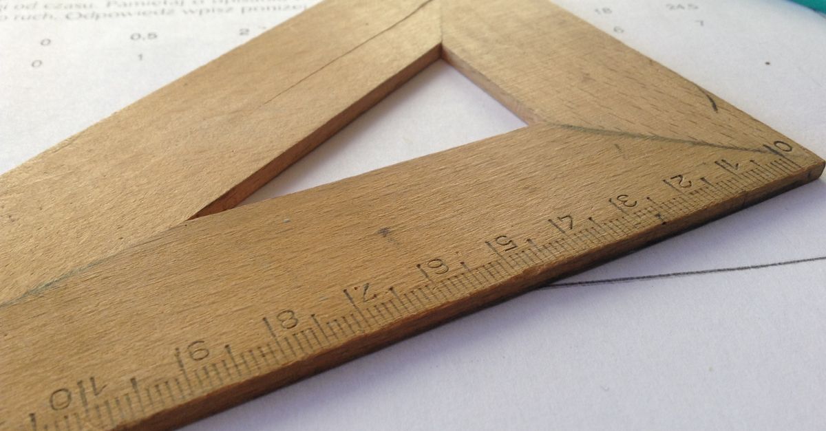 how to calculate triangle area concrete quantity