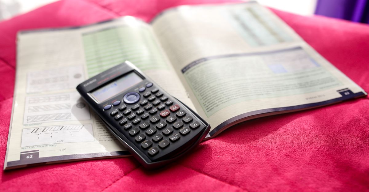 how to calculate wallpaper for one wall