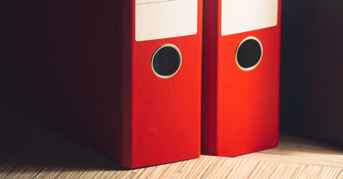 how to check difference between two files in linux