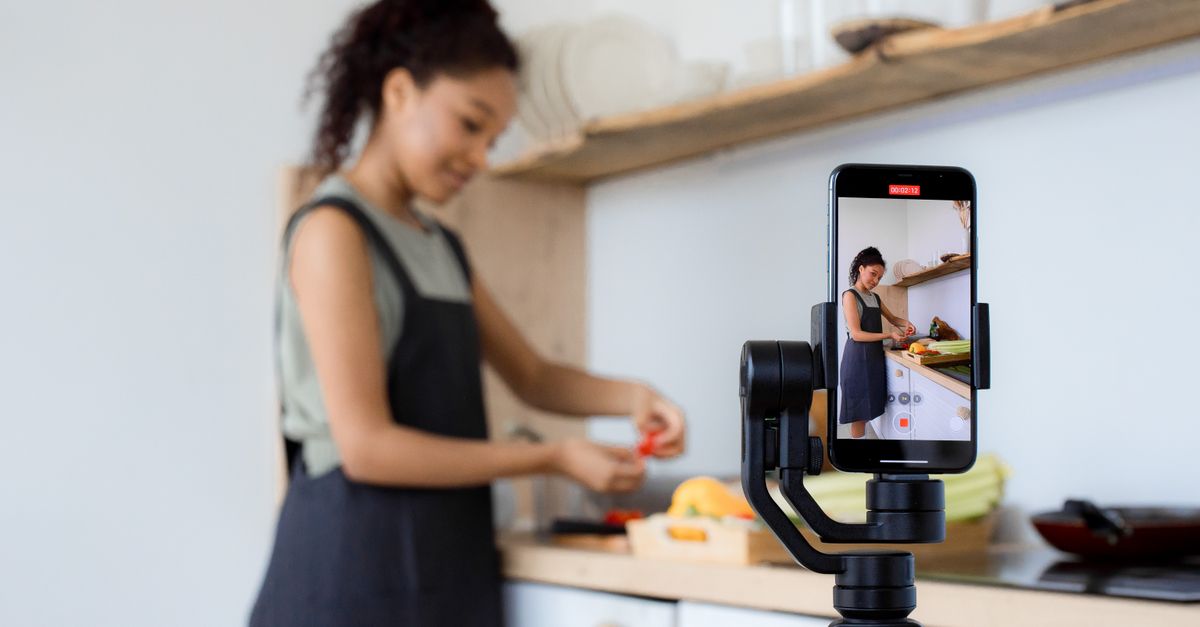 how to cut video in capcut