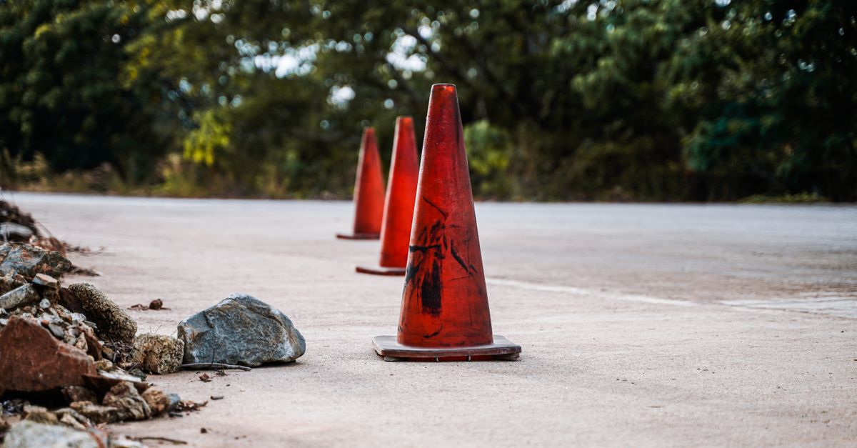 how to find cone volume with slant height