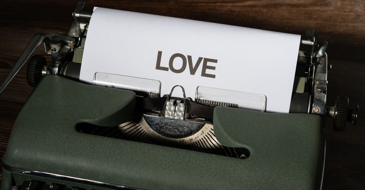 how to format text messages in a novel