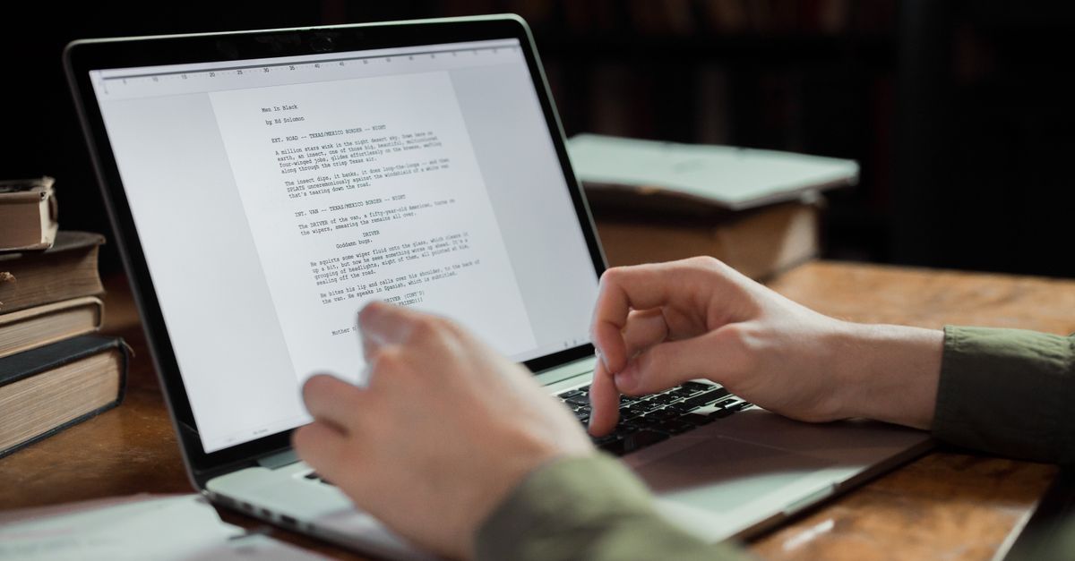 how to format text on screen in screenplay
