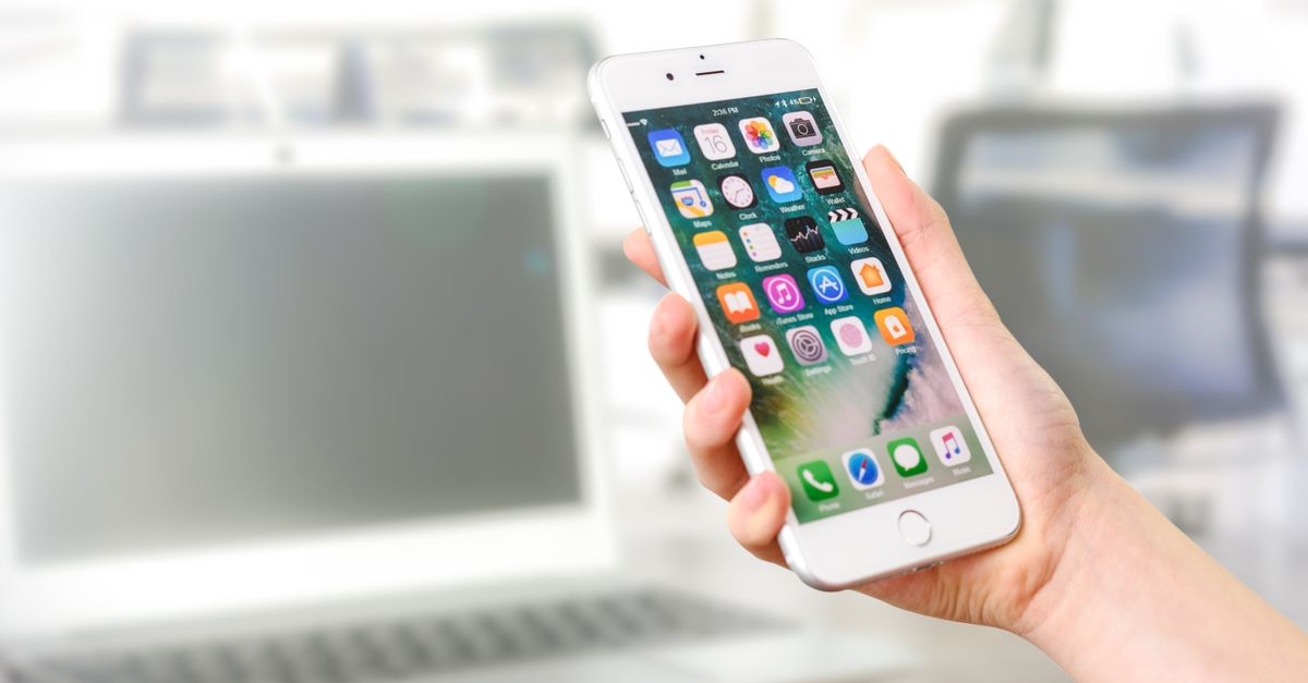 how to get vcard contacts on iphone