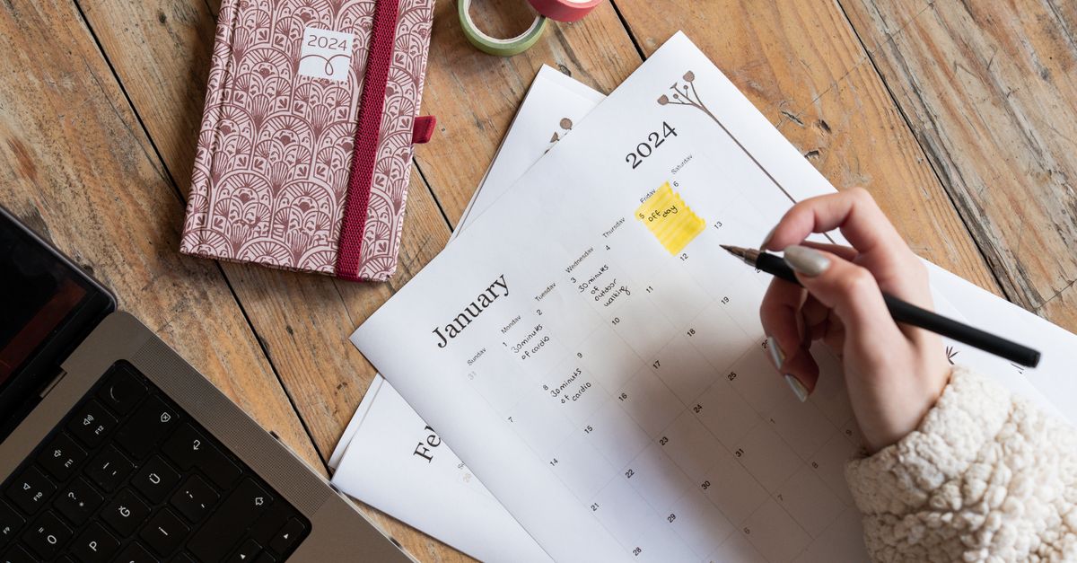 how to make date list in excel