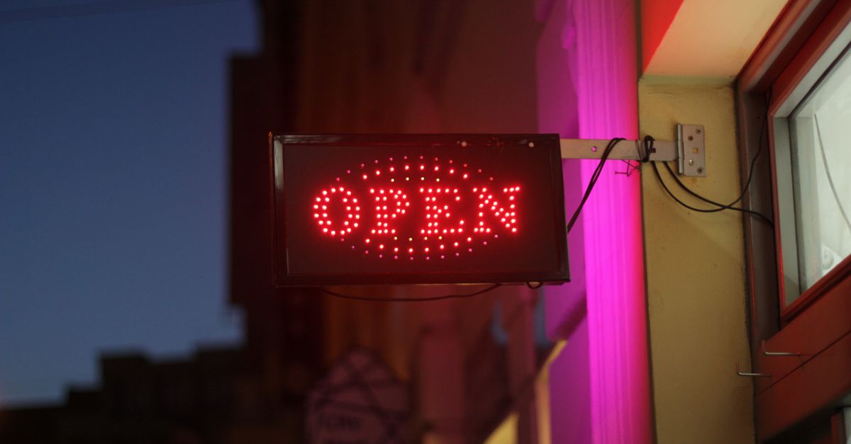 how to program scrolling led sign