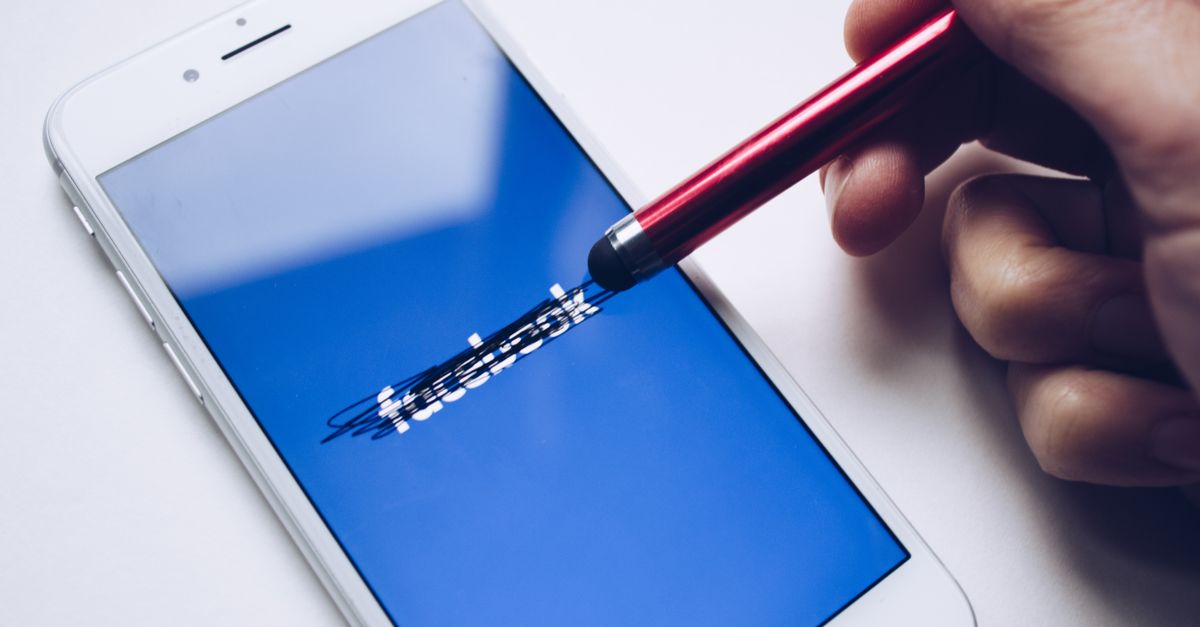 how to remove emoji from facebook post
