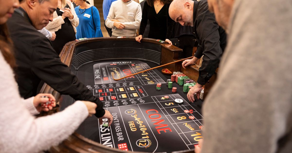 how to roll dice in craps
