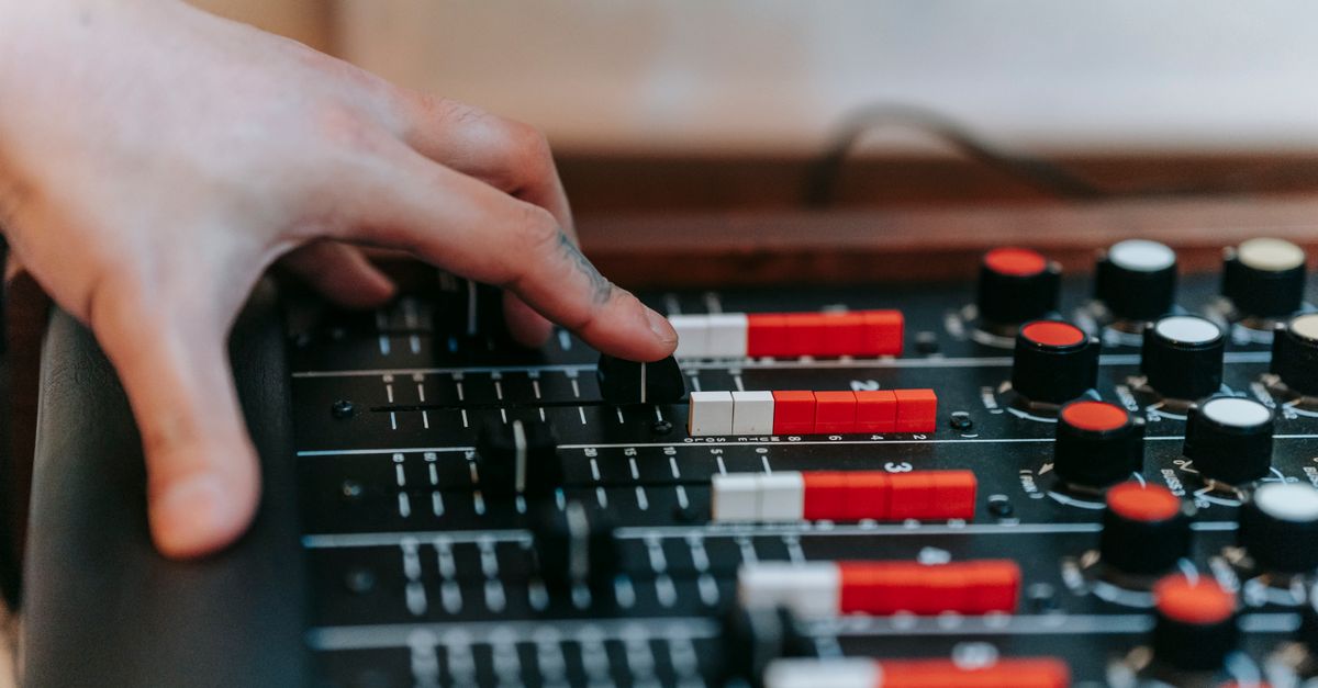 mixing console vs mixer