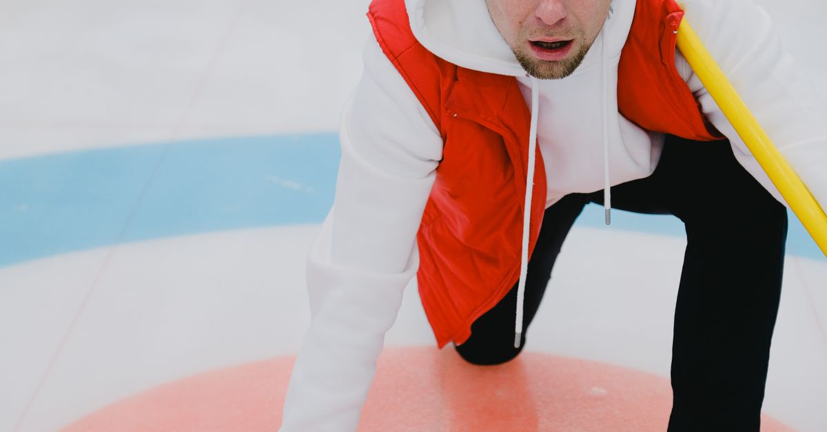 can i stop the puck in the middle of a slide when i play ice sliding maze