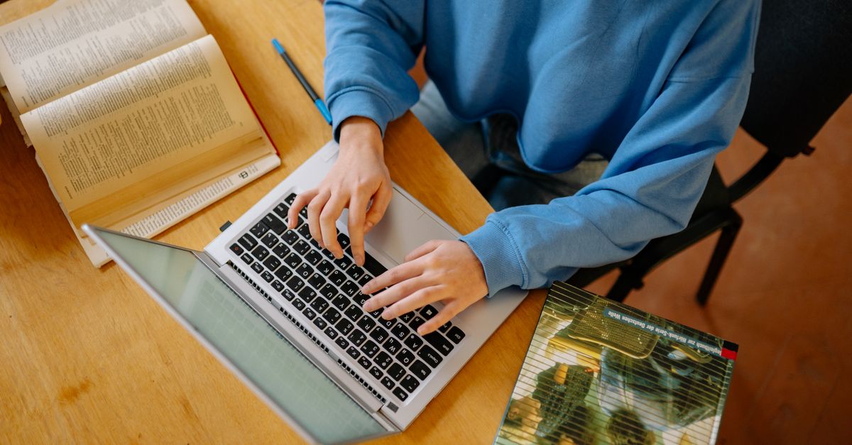 is add page numbers to pdf safe to use online