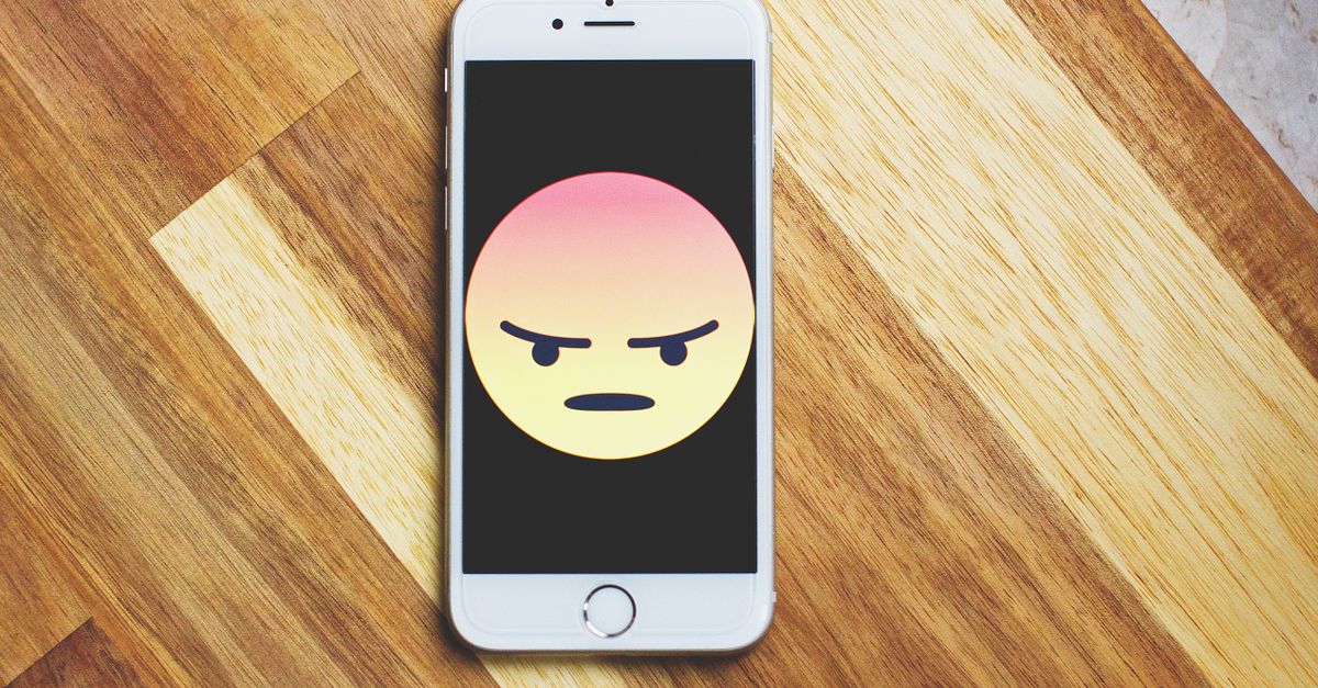 how to remove emoji reaction from outlook email