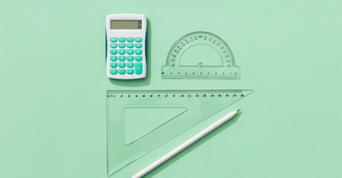 how to calculate triangle area in square feet