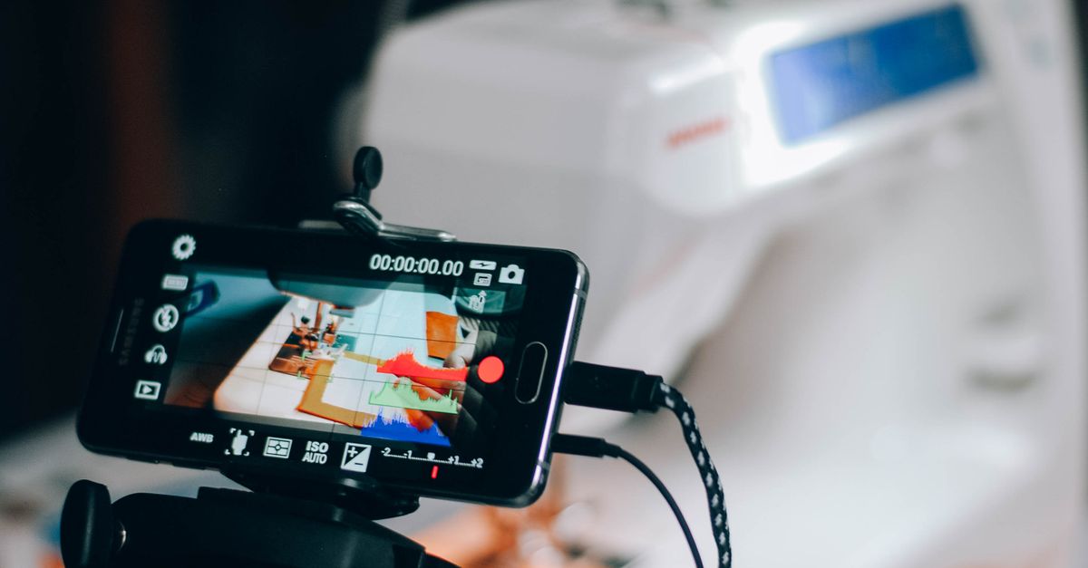 how to trim videos on iphone without app